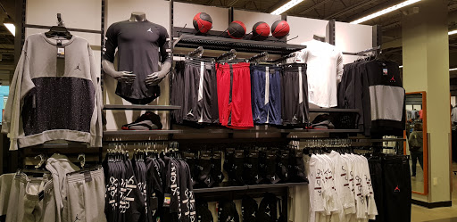 Clothing Store «Nike Factory Store», reviews and photos, 651 Kapkowski Rd #150, Elizabeth, NJ 07201, USA