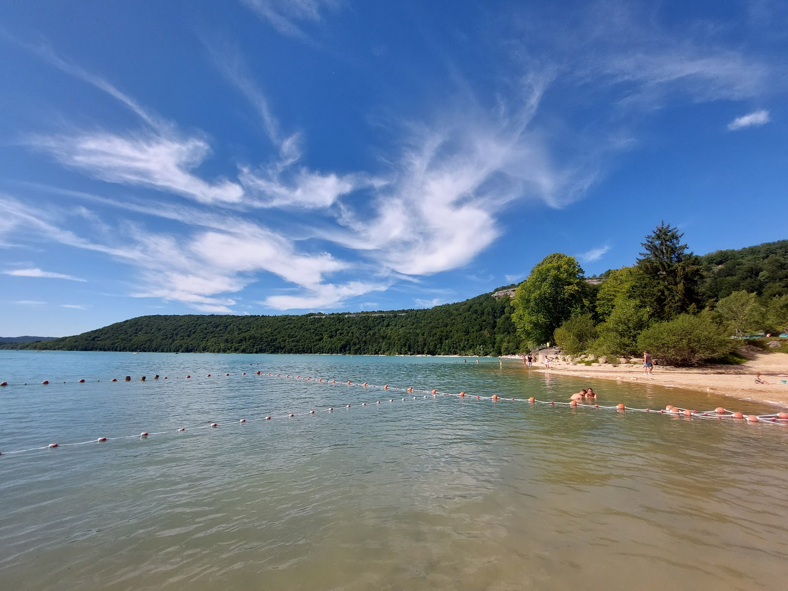 Plage du Domaine de Chalain'in fotoğrafı imkanlar alanı