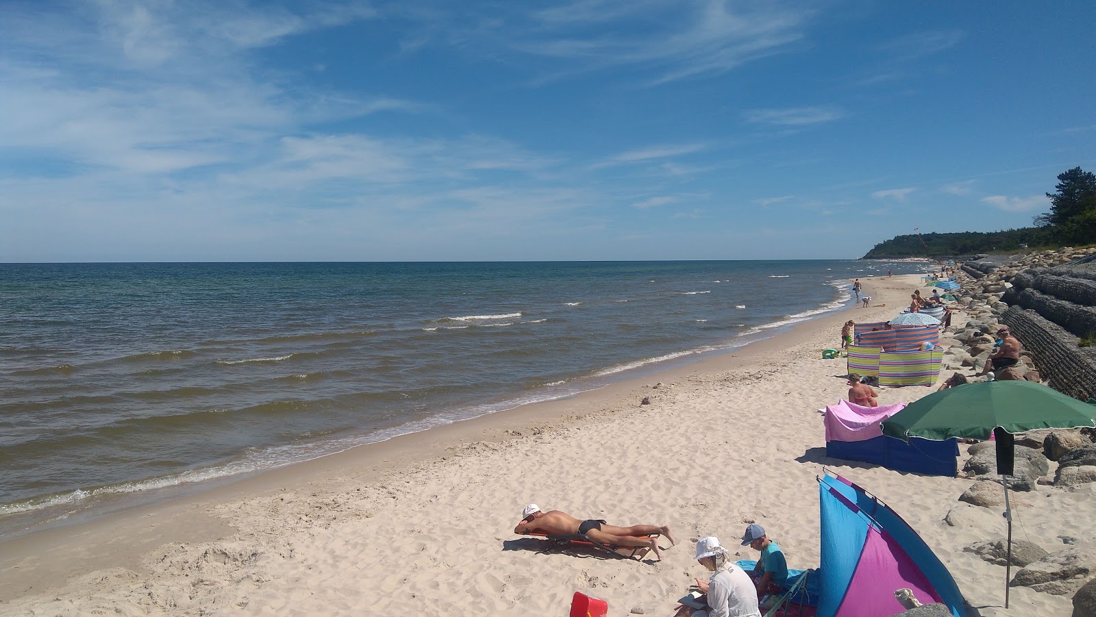 Ostrowo Beach'in fotoğrafı - rahatlamayı sevenler arasında popüler bir yer