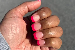 Queen's Nails image
