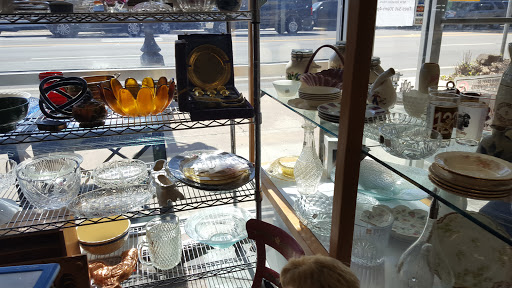 Used Clothing Store «T.E.A.M. Resale Shop», reviews and photos, 300 W Main St, Tomball, TX 77375, USA