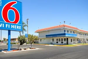 Motel 6 Fresno, CA - Blackstone South image
