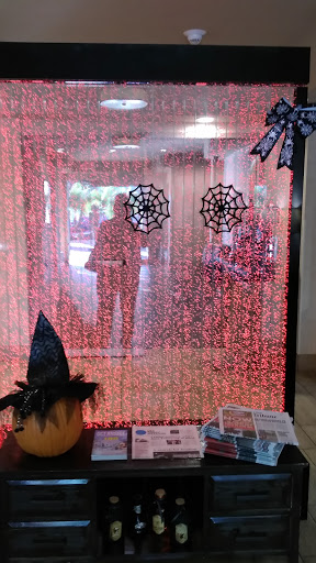 Used Car Dealer «CarMax Dealership», reviews and photos, 9501 Research Dr, Irvine, CA 92618, USA