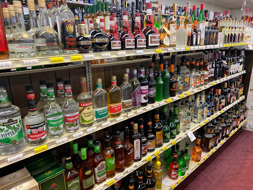 Liquor Store «M & R Liquor Store», reviews and photos, 214 W Main St, Avon, CT 06001, USA