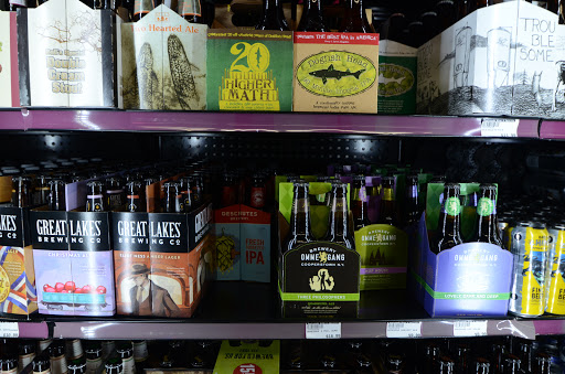 Liquor Store «Esplanade Wine & Spirits», reviews and photos, 2948 W Euclid Ave, Arlington Heights, IL 60005, USA