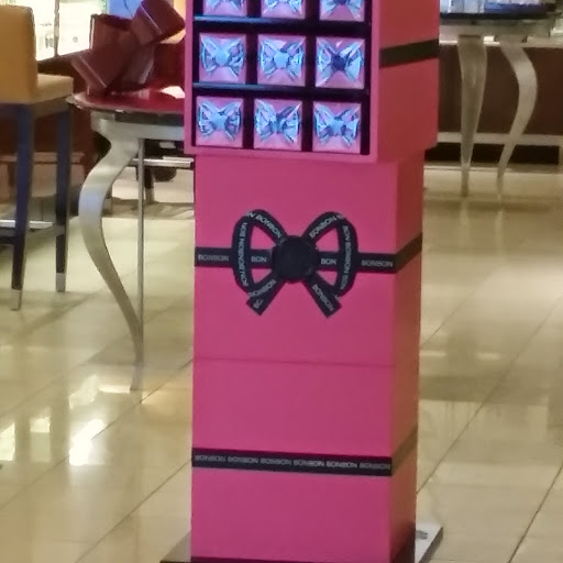 Department Store «Saks Fifth Avenue», reviews and photos, 101 W 5th St, Cincinnati, OH 45202, USA