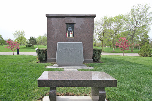 Funeral Home «Shalom Memorial Park Jewish Funeral Home», reviews and photos, 1700 W Rand Rd, Arlington Heights, IL 60004, USA