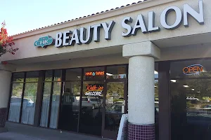 Tres Chic Beauty Salon image