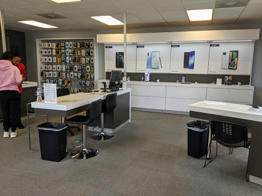 Cell Phone Store «Verizon Authorized Retailer, TCC», reviews and photos, 2019 Colley Ave, Norfolk, VA 23517, USA