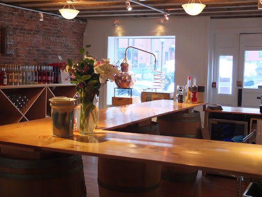 Wine Store «Sweetgrass Winery & Distillery Old Port Tasting Room and Shop», reviews and photos, 324 Fore St, Portland, ME 04101, USA