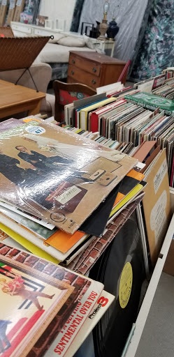 Thrift Store «St. Vincent de Paul Thrift Store», reviews and photos, 28720 Stephenson Hwy, Madison Heights, MI 48071, USA