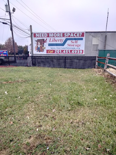 Storage Facility «Liberty Self Storage Jersey City», reviews and photos, 302 Morris Pesin Dr, Jersey City, NJ 07305, USA