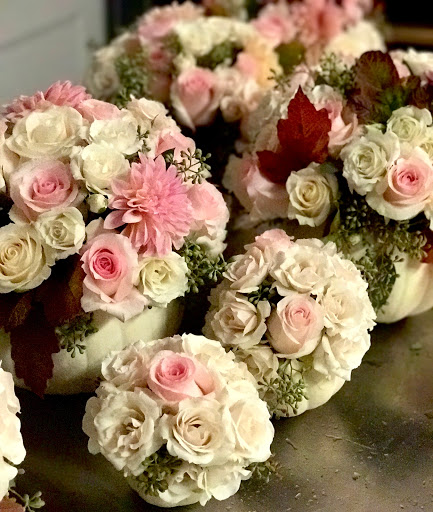 Florist «Fleur De Lis Florists», reviews and photos, 6588 Quinton Ln, Tujunga, CA 91042, USA