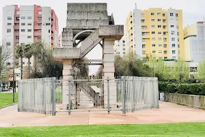 Monumento a Telheiras da Recolha de Água image
