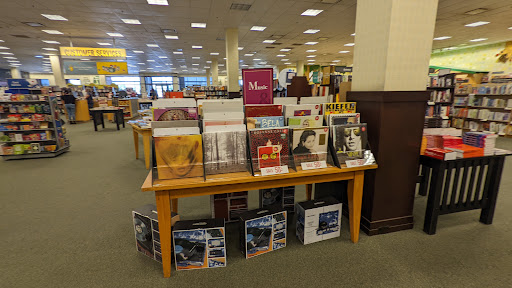 Book Store «Barnes & Noble», reviews and photos, 1446 N Litchfield Rd, Goodyear, AZ 85395, USA
