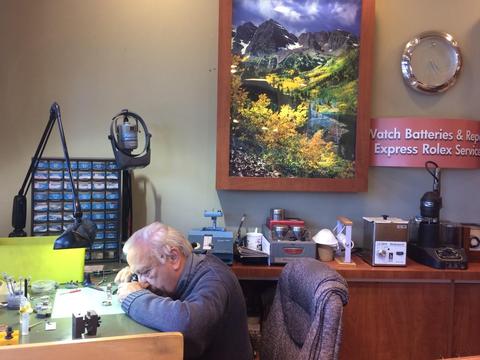 Jewelry Repair Service «Le Vive Jewelry», reviews and photos, 3540 Riverside Plaza Dr #312, Riverside, CA 92506, USA