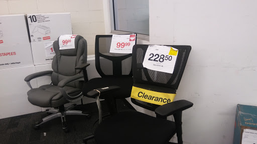 Office Supply Store «Staples», reviews and photos, 19141 Golden Valley Rd, Santa Clarita, CA 91387, USA