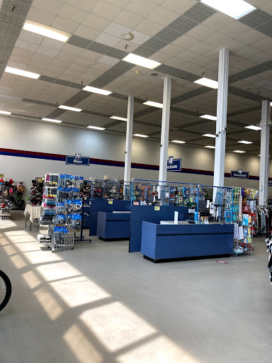 Thrift Store «Goodwill Industries of Greater Cleveland & East Central Ohio», reviews and photos, 14690 Snow Rd, Brook Park, OH 44142, USA