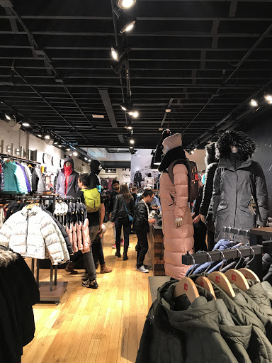 Clothing Store «The North Face», reviews and photos, 326 Newbury St, Boston, MA 02115, USA