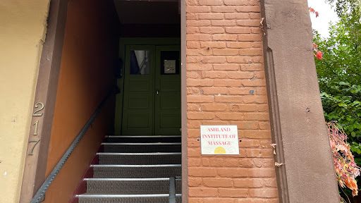 Massage Therapist «Ashland Institute of Massage», reviews and photos