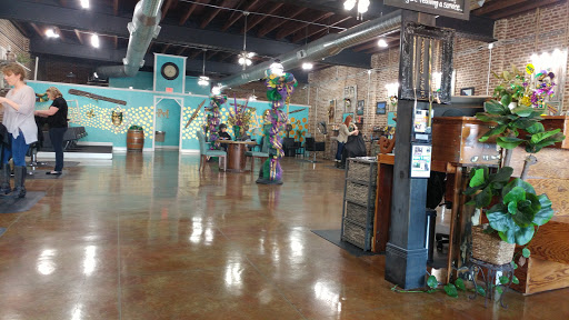 Hair Salon «High Maintenance Hair Salon», reviews and photos, 1625 25th Ave, Gulfport, MS 39501, USA