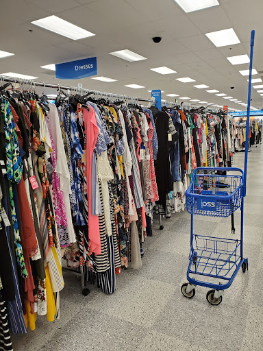 Clothing Store «Ross Dress for Less», reviews and photos, 1316 Butterfield Rd, Downers Grove, IL 60515, USA