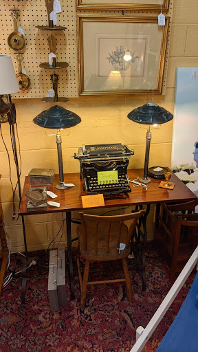 Antique Store «Kilmarnock Antique Gallery», reviews and photos, 144 School St, Kilmarnock, VA 22482, USA