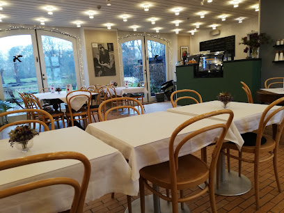 Madam Carlsens Café