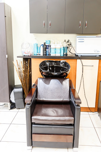 Beauty Salon «Miracle Beauty Salon - Atlanta Salons - Hair Salon - Eyebrow Threading Atlanta», reviews and photos, 1715 Howell Mill Rd, Atlanta, GA 30318, USA