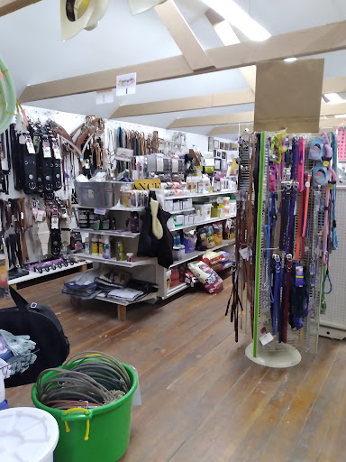 Pet Supply Store «Union Mills», reviews and photos, 14822 S Union Mills Rd, Mulino, OR 97042, USA