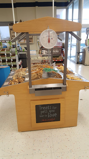 Pet Supply Store «Petco Animal Supplies», reviews and photos, 6181 Old Dobbin Ln #800, Columbia, MD 21045, USA