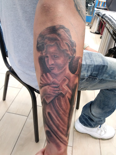 Find bff tattoos ideas for your next unique tattoo in Houston at Orlandos Tattoo Studio