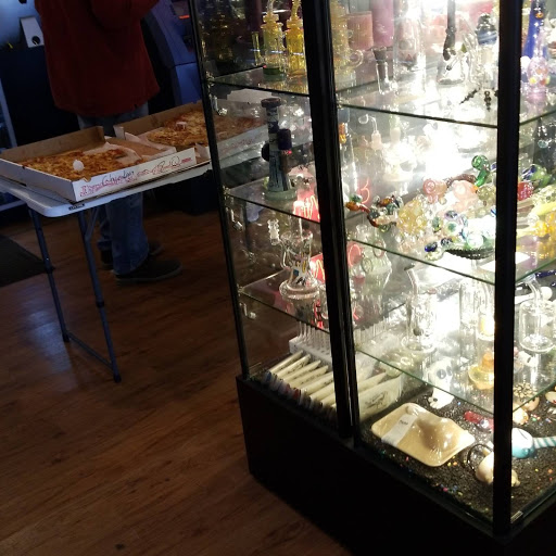 Tobacco Shop «Smoke Shop Guys», reviews and photos, 4843 Dempster St, Skokie, IL 60077, USA