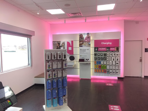 Cell Phone Store «T-Mobile», reviews and photos, 521 Belmont St, Brockton, MA 02301, USA