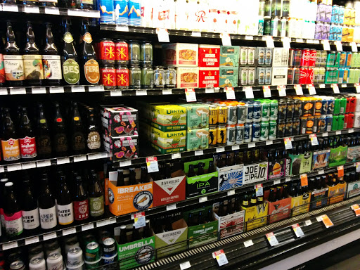 Grocery Store «New Seasons Market Hawthorne», reviews and photos, 4034 SE Hawthorne Blvd, Portland, OR 97214, USA