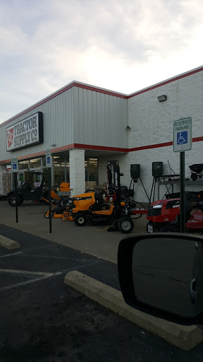 Home Improvement Store «Tractor Supply Co.», reviews and photos, 2003 Priest Dr, La Grange, KY 40031, USA