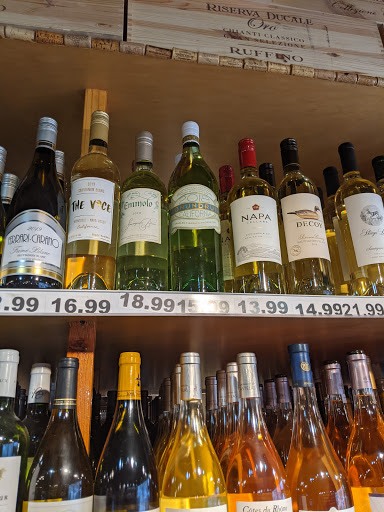 Liquor Store «Liquors & Wine Outlet», reviews and photos, 1645 86th St, Brooklyn, NY 11214, USA