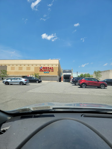 Movie Theater «Regal Cinemas Nanuet 12 & RPX», reviews and photos, 6201 Fashion Dr, Nanuet, NY 10954, USA
