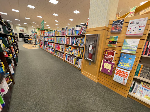 Book Store «Barnes & Noble», reviews and photos, 5101 Main St, Williamsburg, VA 23188, USA
