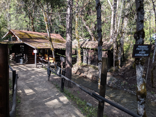 Tourist Attraction «Oregon Vortex», reviews and photos, 4303 Sardine Creek L Fork Rd, Gold Hill, OR 97525, USA