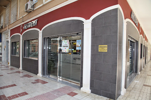 Centro De Especialidades Médicas Artident - C. Hamlet, 19, 29006 Málaga