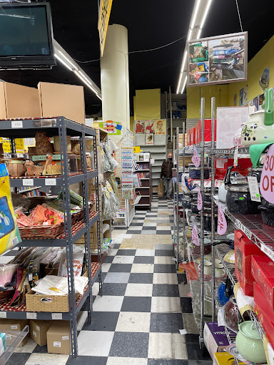 Book Store «St.Petersburg BookStore», reviews and photos, 230 Brighton Beach Ave, Brooklyn, NY 11235, USA