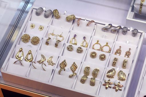 Jewelry Store «Accurate Precious Metals Coins, Jewelry & Loans», reviews and photos, 1855 Hawthorne Ave NE, Salem, OR 97301, USA