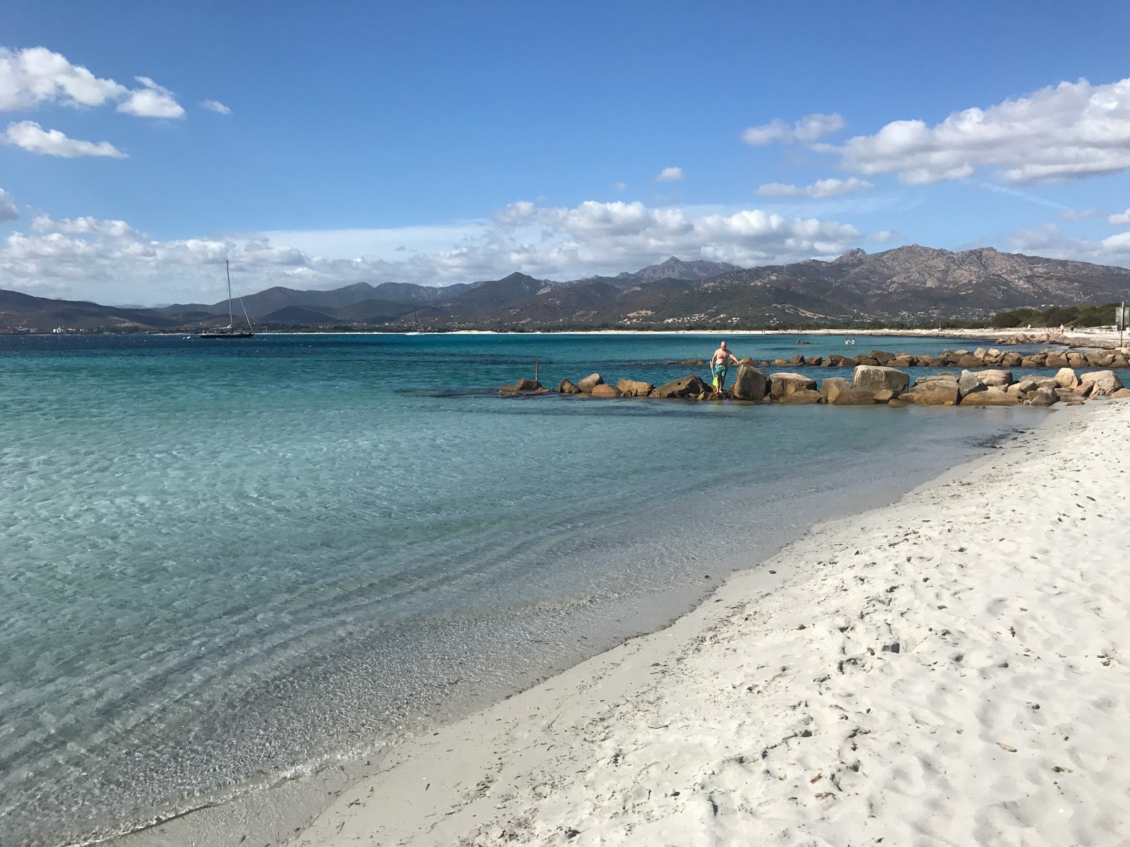 Fotografija La Marina di Puntaldia z svetel fin pesek površino