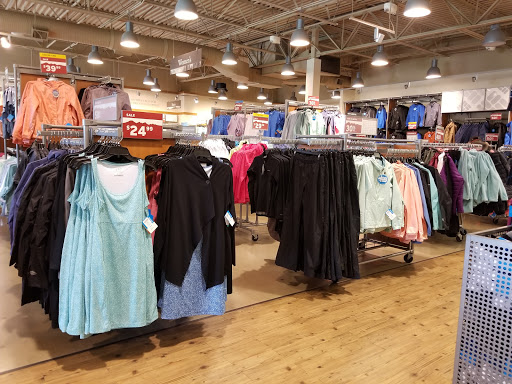Sportswear Store «Columbia Sportswear Outlet Store at Premium Outlets Hagerstown», reviews and photos, 495 Premium Outlets Blvd, Hagerstown, MD 21740, USA