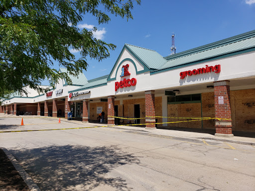 Bond Shopping Center, 1891 S State Rd, Upper Darby, PA 19082, USA, 