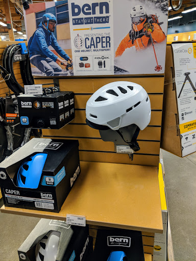 Camping Store «REI», reviews and photos, 7410 SW Bridgeport Rd, Tigard, OR 97224, USA