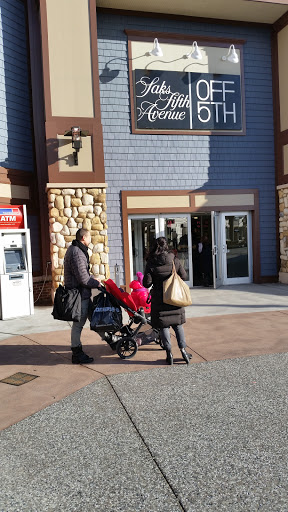 Shopping Mall «Woodbury Common Premium Outlets», reviews and photos, 498 Red Apple Ct, Central Valley, NY 10917, USA