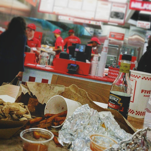 Shopping Mall «Bala Cynwyd Shopping Center», reviews and photos, 59 E City Ave, Bala Cynwyd, PA 19004, USA