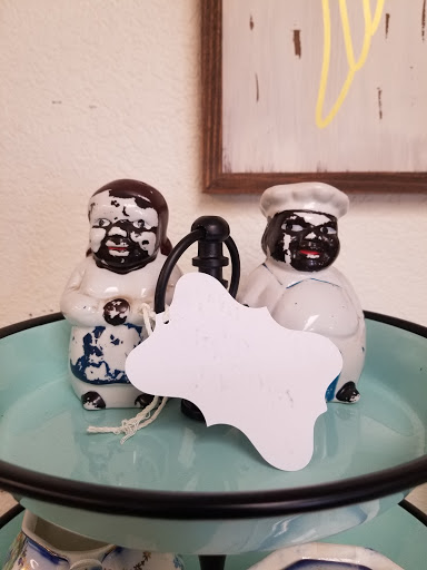 Furniture Store «3 Vintage Chicks», reviews and photos, 13012 N Cave Creek Rd, Phoenix, AZ 85022, USA